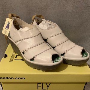 *NWT* Fly London Yown Peep-Toe Sandals US 9 EU 40